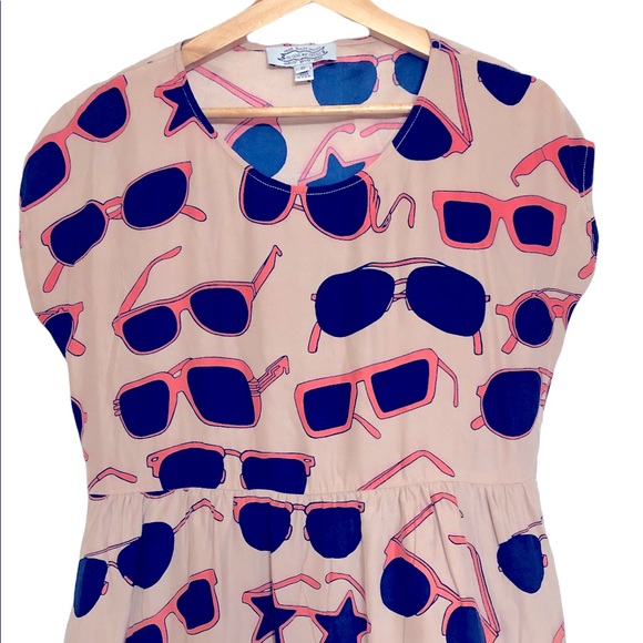 In God We Trust 100% Silk Sleeveless Sunglasses Shift Dress - Picture 2 of 6